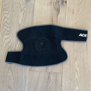 ACE Neoprene‎ Ankle Brace One Size Fits All